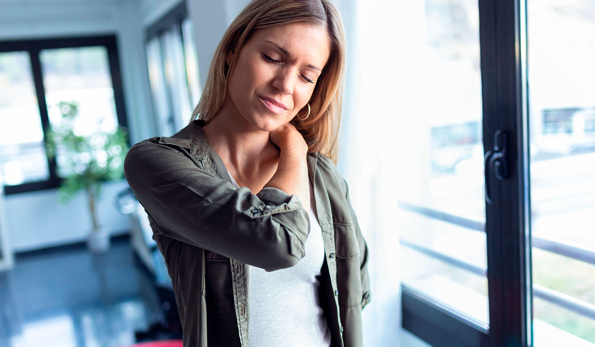 young-woman-with-neck-and-back-pain